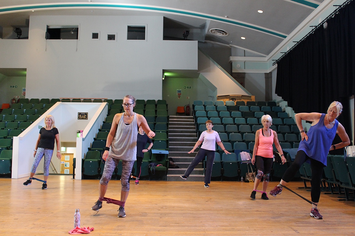 corporate-fitness-class